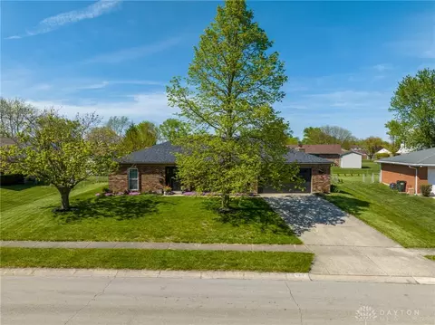 4615 Dartford Rd, Englewood, OH 45322