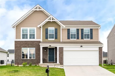 4022 Red Bud Way, Tipp City, OH 45371