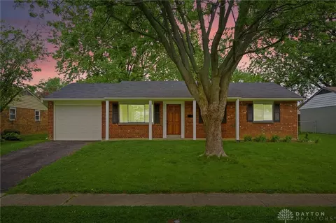1942 Florida Dr, Xenia, OH 45385