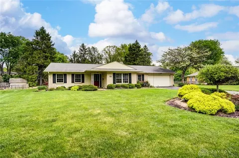 208 N Village Dr, Dayton, OH 45459