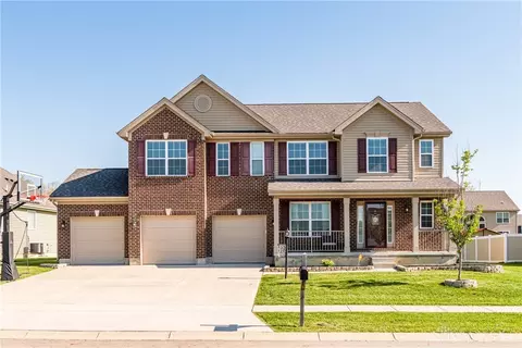 6005 White Oak Way, Huber Heights, OH 45424