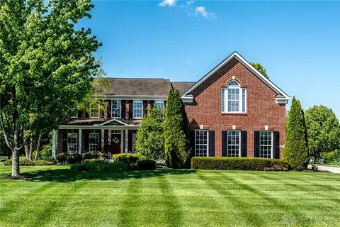 557 Sage Run Dr, Lebanon, OH 45036