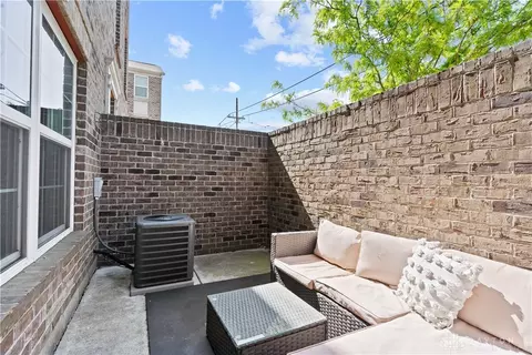 222 E 1st St, Dayton, OH 45402 photo 4