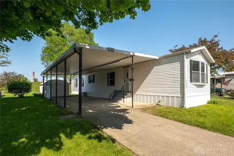5153 W Sierra Cir, Dayton, OH 45414