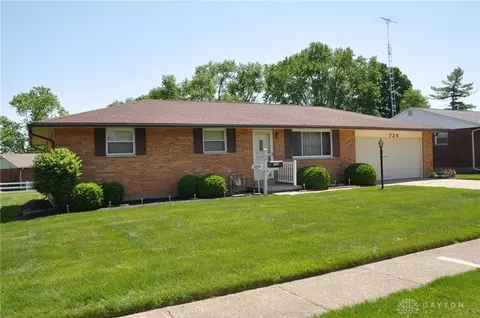 726 Barbara Dr, Tipp City, OH 45371