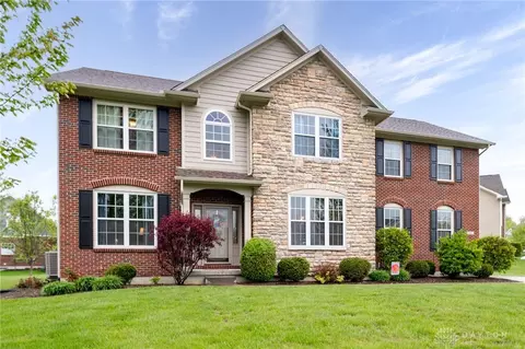 1331 Pewter Ct, Bellbrook, OH 45305