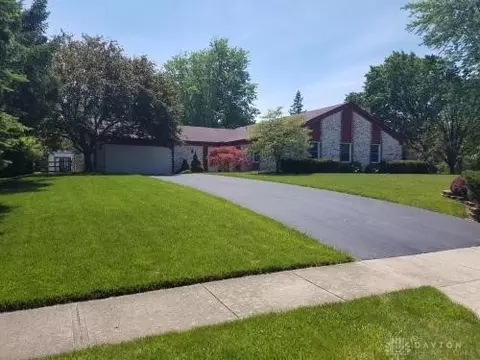 960 Cedar Creek Cir, Dayton, OH 45459