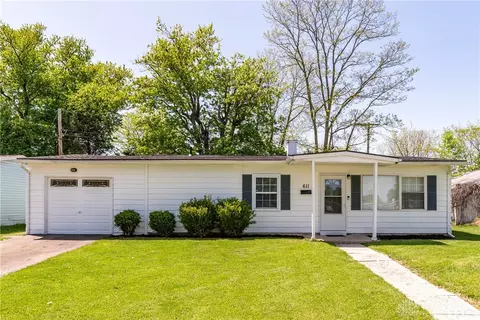 611 Brookfield Dr, New Carlisle, OH 45344