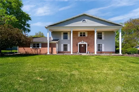 2470 Greenlawn Dr, Troy, OH 45373