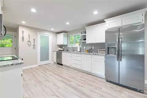6026 Waterloo Rd, Washington Township, OH 45459 photo 11