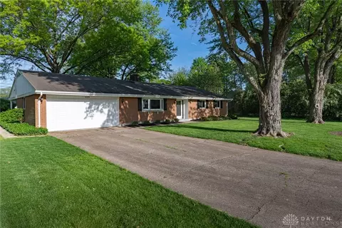6026 Waterloo Rd, Washington Township, OH 45459 photo 2