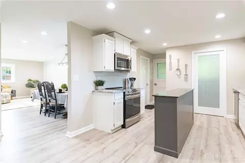 6026 Waterloo Rd, Washington Township, OH 45459 photo 8