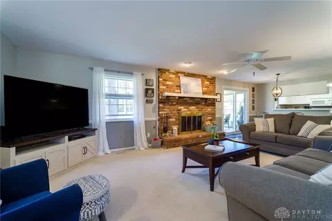 7655 Rolling Oak Dr, Centerville, OH 45459 photo 13