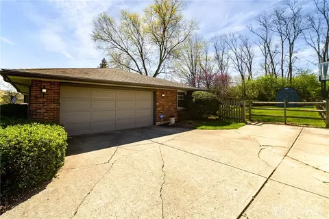 7655 Rolling Oak Dr, Centerville, OH 45459 photo 48