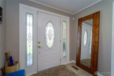 7655 Rolling Oak Dr, Centerville, OH 45459 photo 4