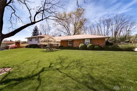 7655 Rolling Oak Dr, Centerville, OH 45459 photo 3