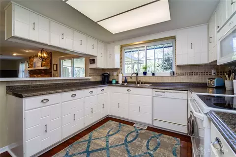 7655 Rolling Oak Dr, Centerville, OH 45459 photo 21