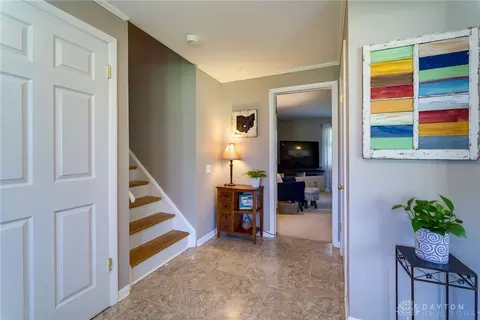 7655 Rolling Oak Dr, Centerville, OH 45459 photo 5