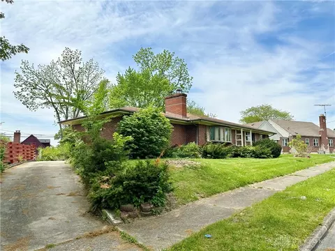 1453 Benson Dr, Dayton, OH 45406