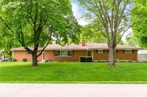 3513 Woodgreen Dr, Dayton, OH 45434