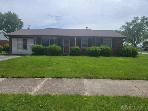 1004 Mystic Ln, Troy, OH 45373