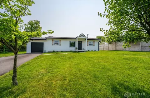 2418 Rollingview Ave, Dayton, OH 45431
