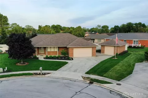 108 Warwick Ct, Greenville, OH 45331