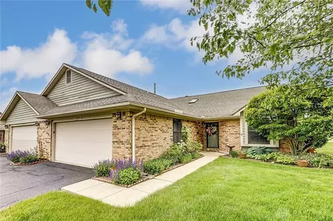 557 Raintree Pl #B, Englewood, OH 45322