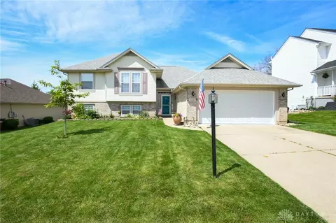1139 Whitetail Dr, Fairborn, OH 45324
