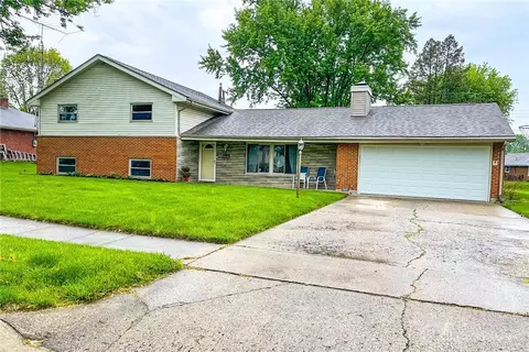 303 Grantham Dr, Englewood, OH 45322