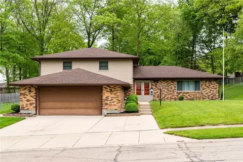 339 Forestview Dr, Fairborn, OH 45324