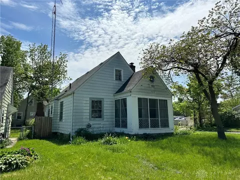 202 Ashwood Ave, Dayton, OH 45405