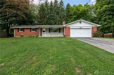 3445 Penewit Rd, Sugarcreek Township, OH 45370