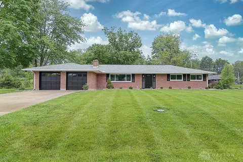 140 Devay Ave, Dayton, OH 45458