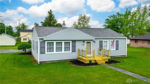 35 W Walnut St, Brookville, OH 45309
