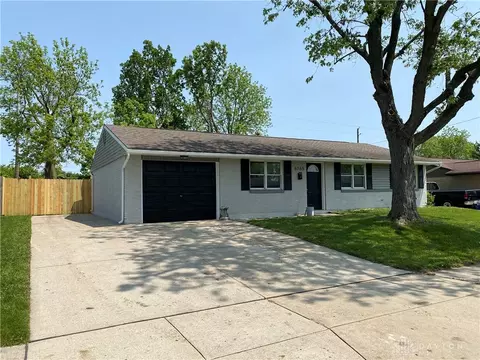 6765 Stonehurst Dr, Dayton, OH 45424