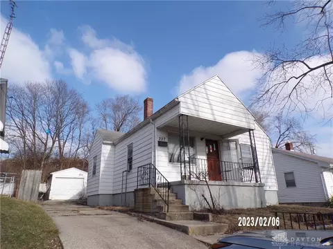 227 E Parkwood Dr, Dayton, OH 45405