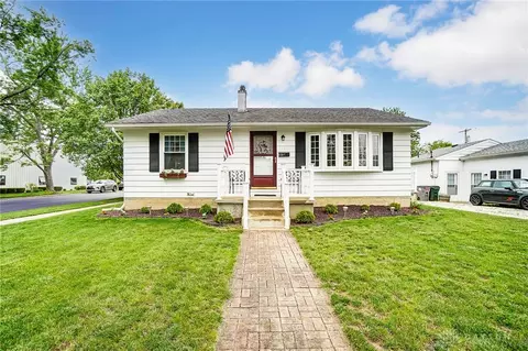 1194 Race Dr, Troy, OH 45373