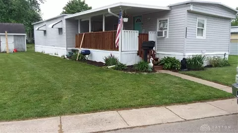 5265 Upperton Dr, Miamisburg, OH 45342