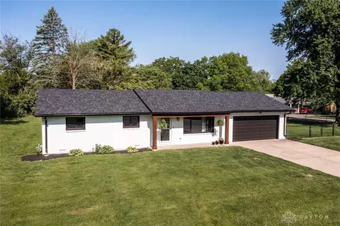 2670 Rosewood Dr, Troy, OH 45373