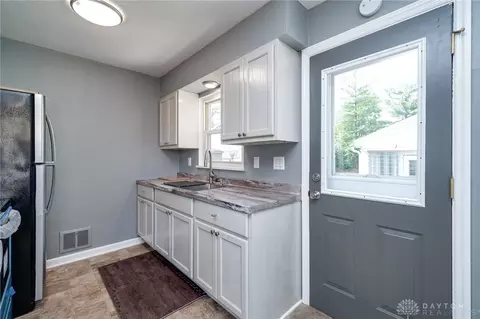 1316 Dutchess Ave, Kettering, OH 45420 photo 9