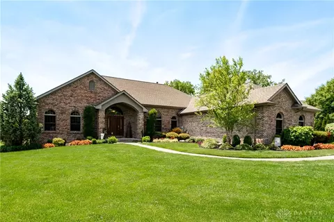 1938 Fountain View Dr, Dayton, OH 45414