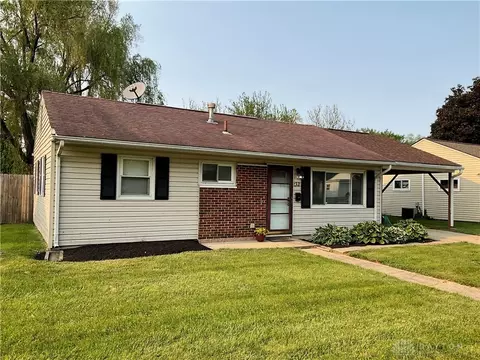 232 Dellwood Dr, Fairborn, OH 45324