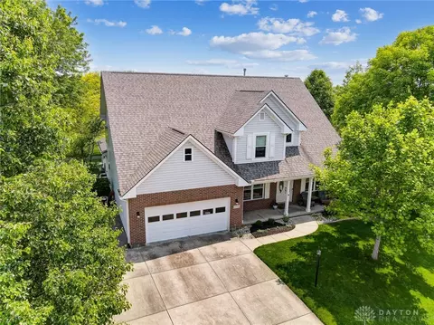1590 Primrose Ln, Fairborn, OH 45324