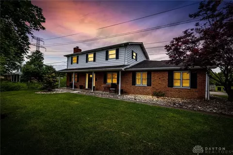 8671 Bluebird Dr, West Chester, OH 45069
