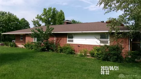 761 N Westedge Dr, Tipp City, OH 45371
