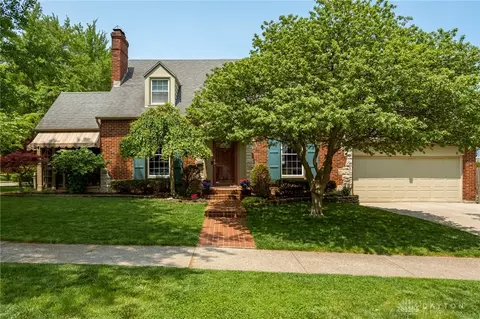 117 Hilltop Ave, Oakwood, OH 45419