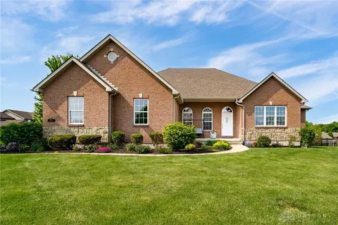 9264 Bennington Way, Centerville, OH 45458