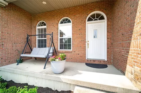 9264 Bennington Way, Centerville, OH 45458 photo 5