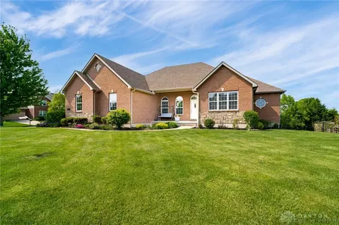 9264 Bennington Way, Centerville, OH 45458 photo 2